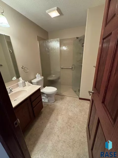 201 W Willow St, Beresford, SD 57004 photo 17