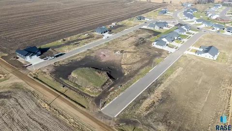 1000 Sunset St, Valley Springs, SD 57068