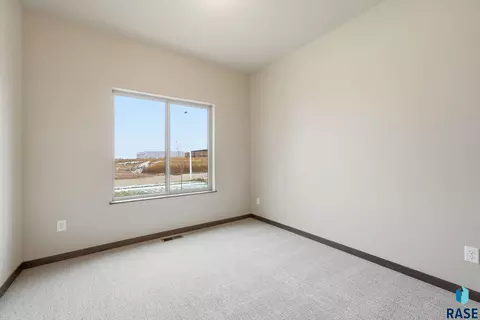 2816 E Hazelnut St, Brandon, SD 57005 photo 31