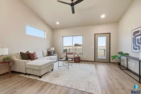 2816 E Hazelnut St, Brandon, SD 57005 photo 14