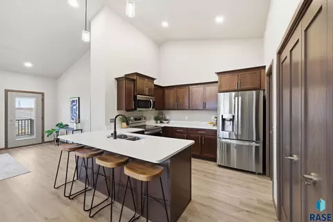 2816 E Hazelnut St, Brandon, SD 57005 photo 9