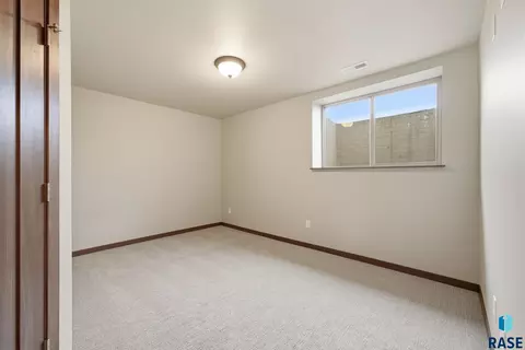 2816 E Hazelnut St, Brandon, SD 57005 photo 26