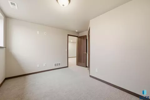 2816 E Hazelnut St, Brandon, SD 57005 photo 27