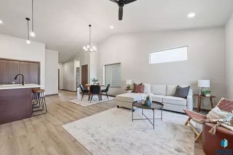 2816 E Hazelnut St, Brandon, SD 57005 photo 16