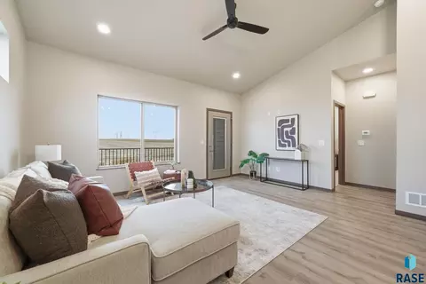 2822 E Hazelnut St, Brandon, SD 57005 photo 15