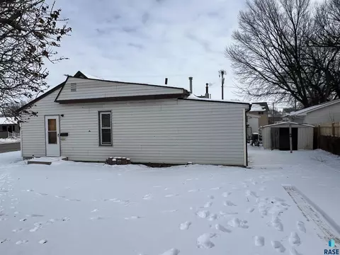 605 E 14th St, Sioux Falls, SD 57104 photo 2