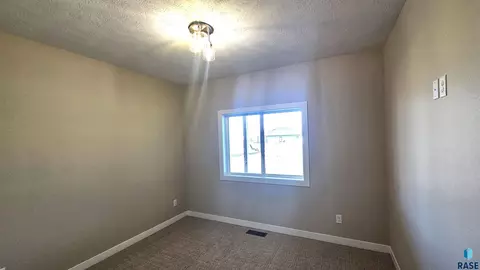 Bedroom - 3306 E Prairie Wind St, Sioux Falls, SD 57108 photo 3 of 3