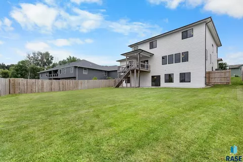 Exterior - 3504 E Broken Arrow St, Sioux Falls, SD 57103 photo 9 of 12