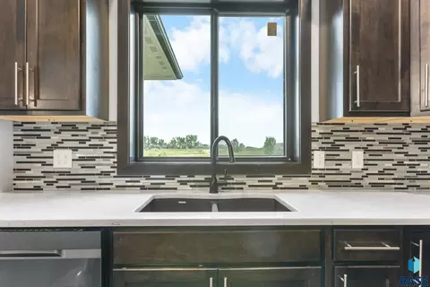 Kitchen - 3504 E Broken Arrow St, Sioux Falls, SD 57103 photo 3 of 5