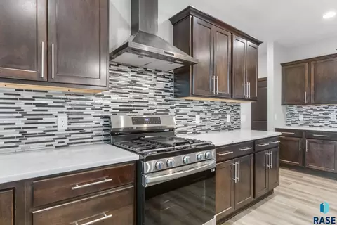 Kitchen - 3504 E Broken Arrow St, Sioux Falls, SD 57103 photo 4 of 5