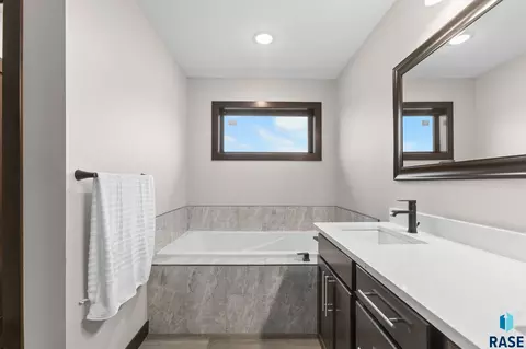 Bath - 3504 E Broken Arrow St, Sioux Falls, SD 57103 photo 4 of 6