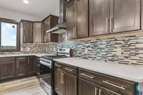 Kitchen - 3504 E Broken Arrow St, Sioux Falls, SD 57103 photo 2 of 5