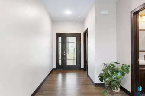 Entry Way - 3504 E Broken Arrow St, Sioux Falls, SD 57103 photo 1 of 3