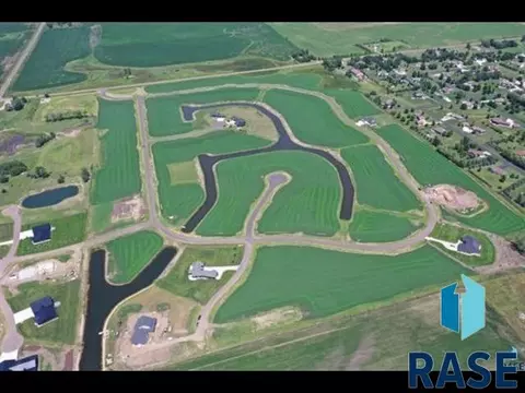 110 Prairie Dr, Tea, SD 57064 photo 2
