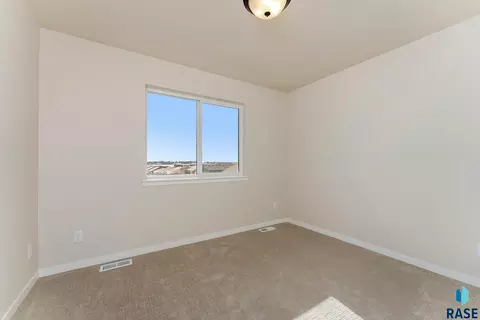 1015 E Fannings St, Tea, SD 57064 photo 17