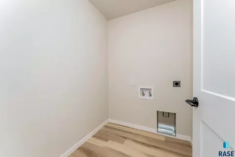1015 E Fannings St, Tea, SD 57064 photo 14