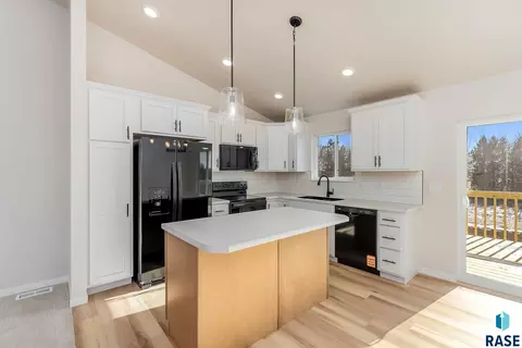 1015 E Fannings St, Tea, SD 57064 photo 3
