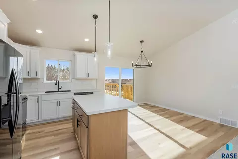 1015 E Fannings St, Tea, SD 57064 photo 5