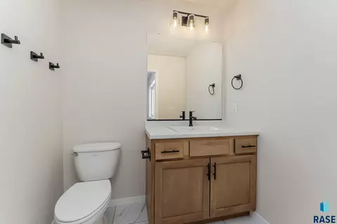 1015 E Fannings St, Tea, SD 57064 photo 10