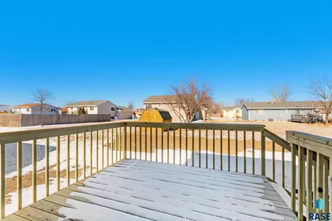 Exterior - 1020 E Fannings St, Tea, SD 57064 photo 4 of 5