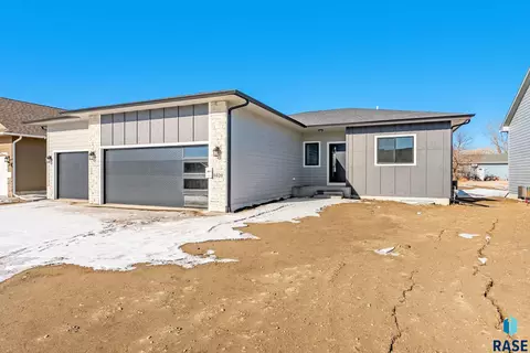 1020 E Fannings St, Tea, SD 57064