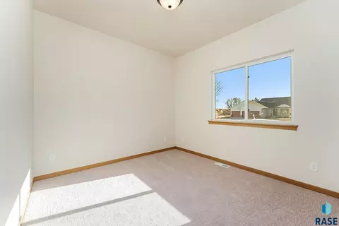Bedroom - 1020 E Fannings St, Tea, SD 57064 photo 3 of 4