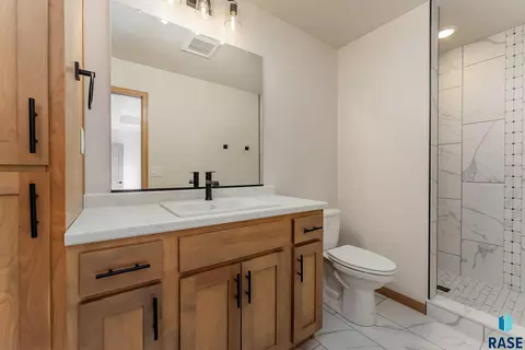 Bath - 1300 N Poplar Ave, Tea, SD 57064 photo 1 of 3