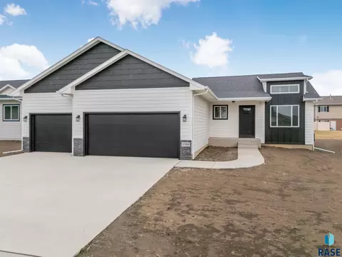 1300 N Poplar Ave, Tea, SD 57064