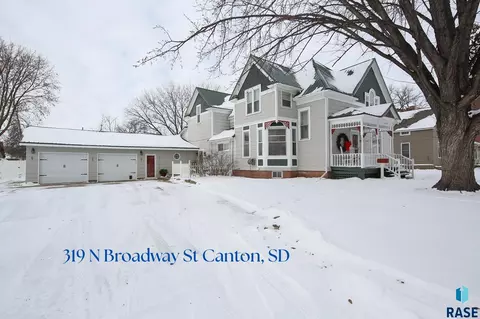 319 N Broadway St, Canton, SD 57013