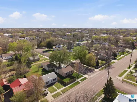 View/Area - 401 E 12th Ave, Mitchell, SD 57301 photo 4 of 5