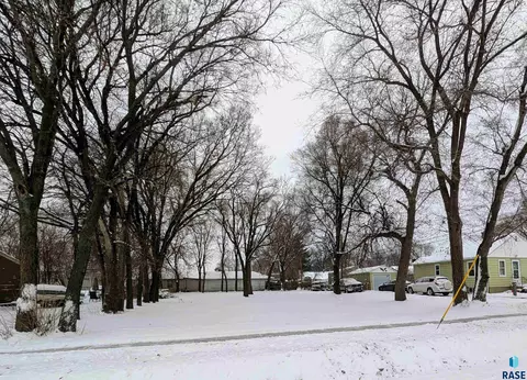 2005 W Brookings St, Sioux Falls, SD 57104