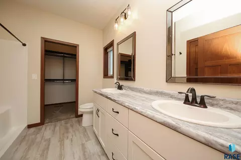 5408 E 65th St, Sioux Falls, SD 57108 photo 15