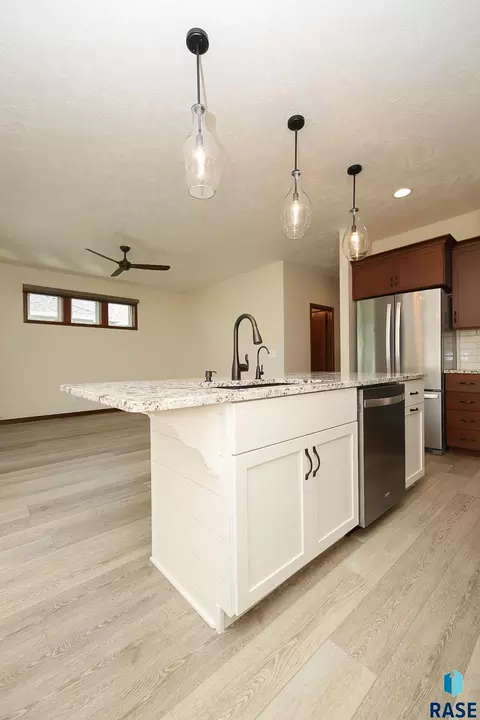 5408 E 65th St, Sioux Falls, SD 57108 photo 5