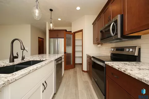 5408 E 65th St, Sioux Falls, SD 57108 photo 4