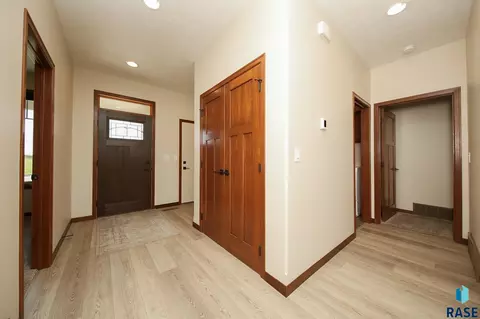 5408 E 65th St, Sioux Falls, SD 57108 photo 11