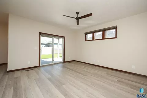 5408 E 65th St, Sioux Falls, SD 57108 photo 10