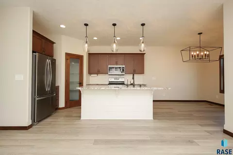 5408 E 65th St, Sioux Falls, SD 57108 photo 6