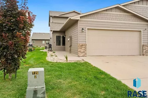 7110 S Bridger Pl, Sioux Falls, SD 57108