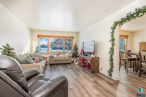 112 E Plum St, Freeman, SD 57029 photo 10