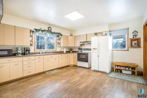 112 E Plum St, Freeman, SD 57029 photo 11