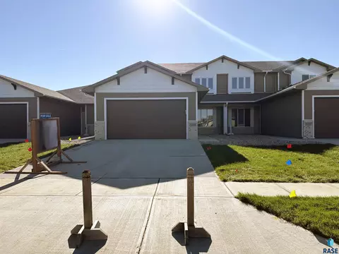 5219 E 67th St, Sioux Falls, SD 57108