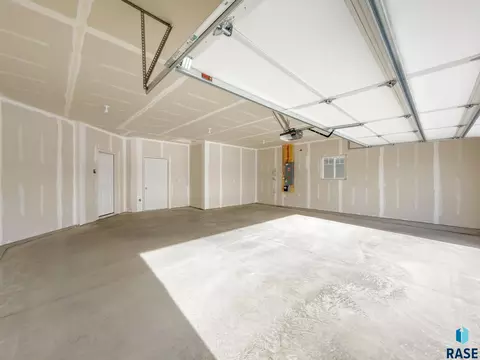 2312 E Brek St, Brandon, SD 57005 photo 20