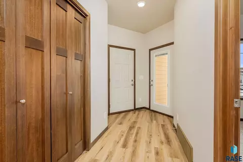 2312 E Brek St, Brandon, SD 57005 photo 3