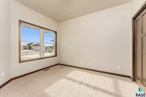 2312 E Brek St, Brandon, SD 57005 photo 16
