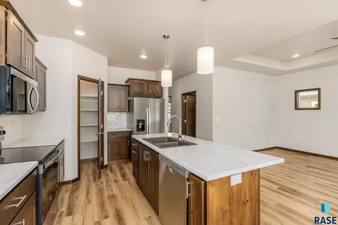 2312 E Brek St, Brandon, SD 57005 photo 6