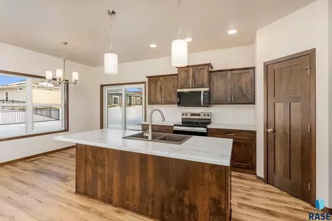 2312 E Brek St, Brandon, SD 57005 photo 5