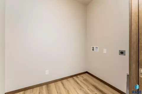 2312 E Brek St, Brandon, SD 57005 photo 19