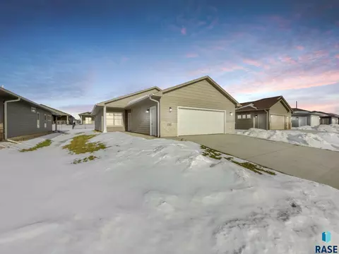 2312 E Brek St, Brandon, SD 57005 photo 24