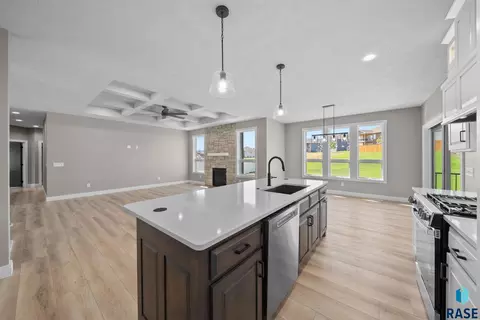 1101 N Scots Pine Dr, Sioux Falls, SD 57110 photo 7