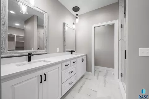 1101 N Scots Pine Dr, Sioux Falls, SD 57110 photo 30
